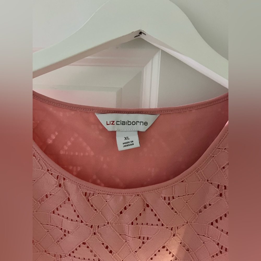 Lightly Worn, women’s XL Liz Claiborne Pink Short Sleeve Boxy Blouse - Picture 3 of 7